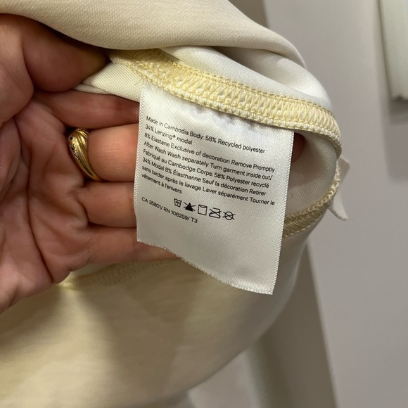 Lululemon - Picture 6 of 10